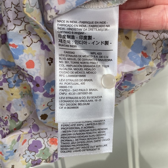 Levi’s Floral Puff Short Sleeve Blouse - Picture 6 of 8
